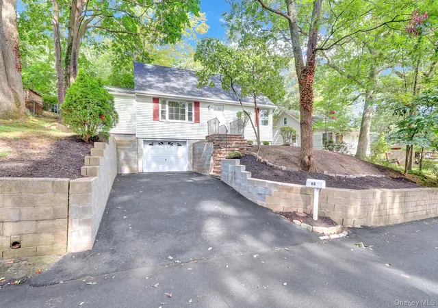 Photo 2 of Single family home for sale at 66 Washington St, Brookhaven, NY 11733 | MLS# 1046598 | Listing updated on 2026-10-01