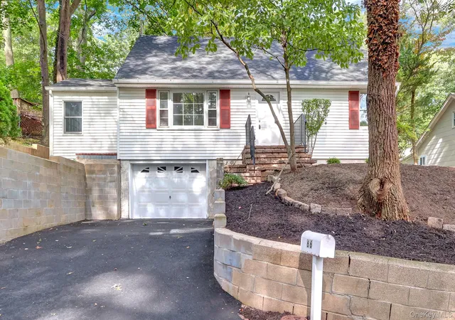 Photo 3 of Single family home for sale at 66 Washington St, Brookhaven, NY 11733 | MLS# 1046598 | Listing updated on 2026-10-01