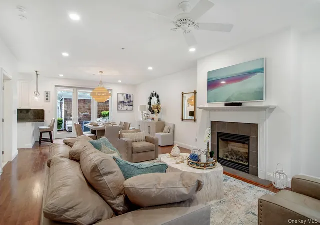 Photo 3 of Single family home for sale at 28 Andrew Ct, Southampton, NY 11968 | MLS# 1046627 | Listing updated on 2026-09-04