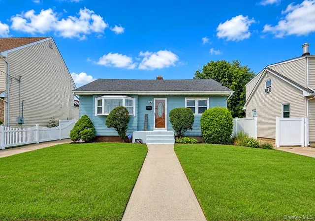 Single family home for sale at 292 Roosevelt Ave, Hempstead, NY 11520 | MLS# 1046638