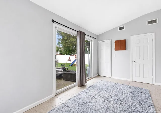 Photo 4 of Single family home for sale at 292 Roosevelt Ave, Hempstead, NY 11520 | MLS# 1046638 | Listing updated on 2026-09-13