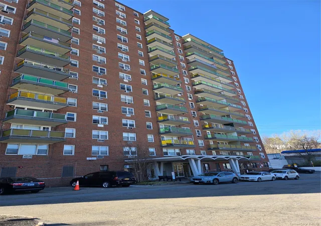 Photo 2 of Condo for sale at 1841 Central Park Ave #16J, Yonkers, NY 10710 | MLS# 1046639 | Listing updated on 2026-09-13