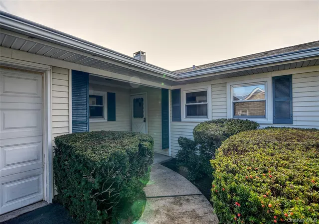 Photo 3 of Single family home for sale at 7 Tinder Ln, Lake Grove, NY 11755 | MLS# 1046646 | Listing updated on 2026-10-09