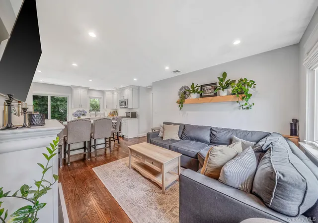 Photo 2 of Sale Pending at 8 Gedney Ave, Smithtown, NY 11787 | MLS# 1046648 | Listing updated on 2026-09-22