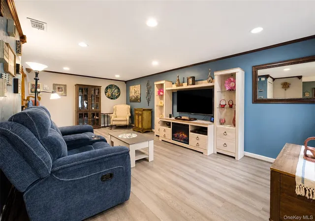 Photo 3 of Sale Pending at 99 Skyline Dr, Brookhaven, NY 11727 | MLS# 1046649 | Listing updated on 2026-09-23