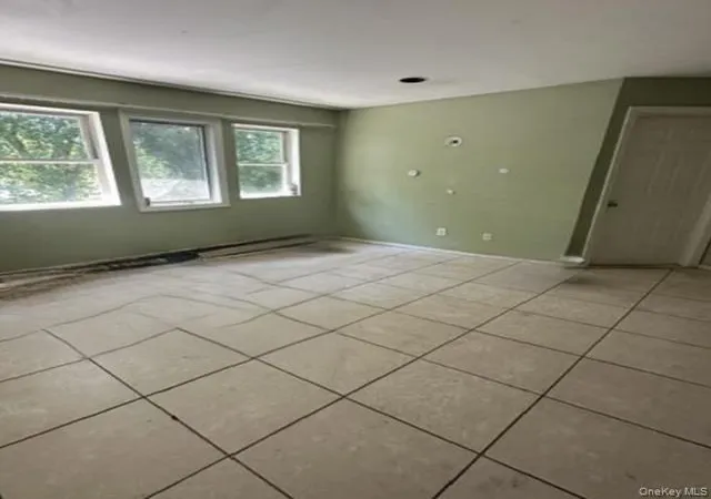 Photo 4 of Single family home for sale at 518 Jayne Blvd, Brookhaven, NY 11776 | MLS# 1046662 | Listing updated on 2026-09-04