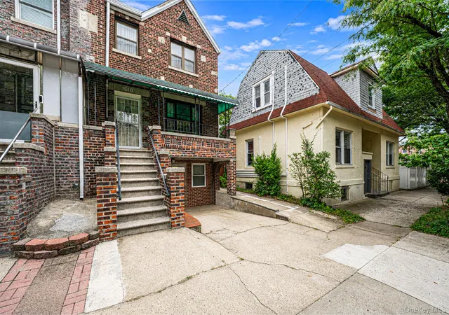 Photo 3 of Sale Pending at 1610 Paulding Ave, New York, NY 10462 | MLS# 1046665 | Listing updated on 2026-10-08