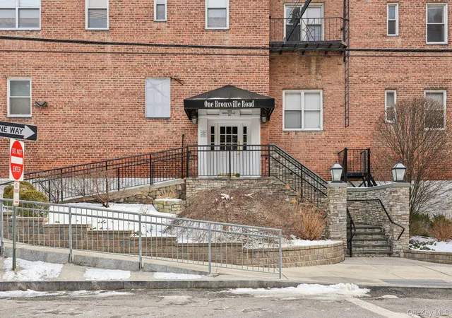 Photo 2 of Condo for sale at 1 Bronxville Rd #3S, Yonkers, NY 10708 | MLS# 1046669 | Listing updated on 2026-09-04