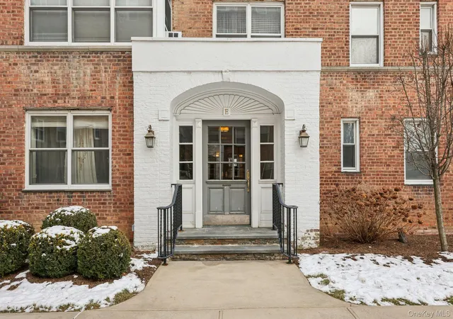 Photo 3 of Condo for sale at 1 Bronxville Rd #3S, Yonkers, NY 10708 | MLS# 1046669 | Listing updated on 2026-09-04
