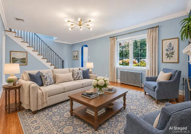 Photo 2 of Single family home for sale at 7 Highmeadow Rd, North Hempstead, NY 11030 | MLS# 1046670 | Listing updated on 2026-09-20