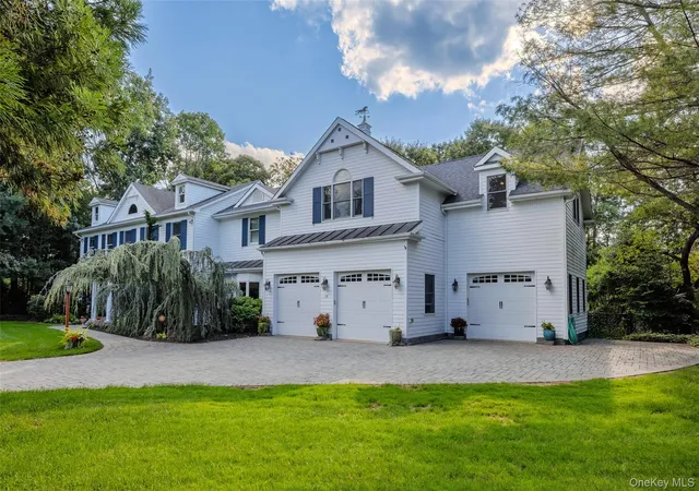 Photo 2 of Sale Pending at 10 Redbridge Ct, Brookhaven, NY 11733 | MLS# 1046673 | Listing updated on 2026-10-01