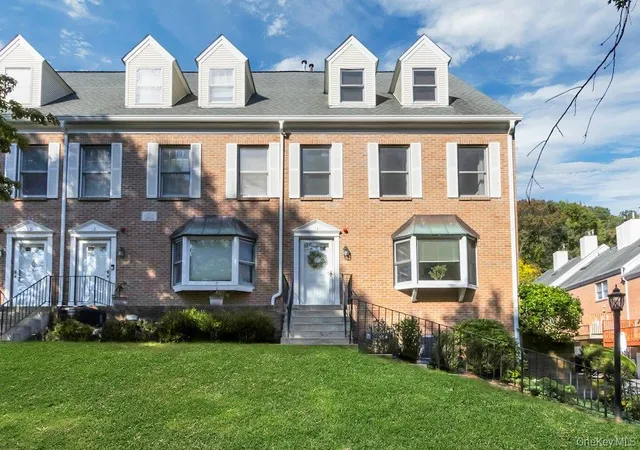 Single family home for sale at 14 Corners Rd, Clarkstown, NY 10920 | MLS# 1046674