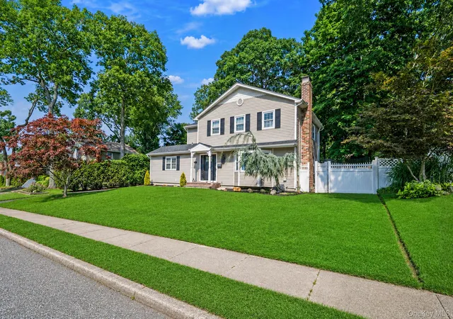 Single family home for sale at 15 Jamar Ln, Brookhaven, NY 11779 | MLS# 1046689