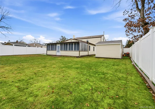 Photo 2 of Single family home for sale at 384 Singingwood Dr, Islip, NY 11741 | MLS# 1046708 | Listing updated on 2026-09-13