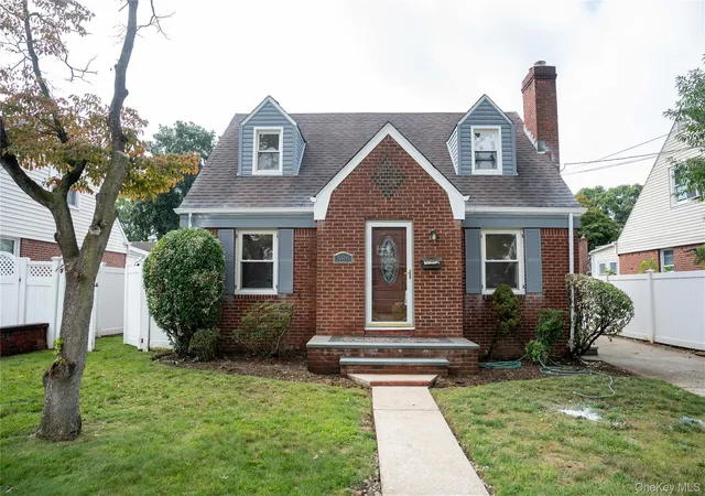 Photo 1 of Single family home for sale at 586 Stratford Rd, Hempstead, NY 11510 | MLS# 1046719 | Listing updated on 2026-09-06