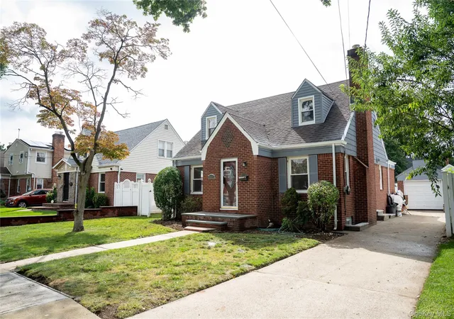 Photo 36 of Single family home for sale at 586 Stratford Rd, Hempstead, NY 11510 | MLS# 1046719 | Listing updated on 2026-09-06