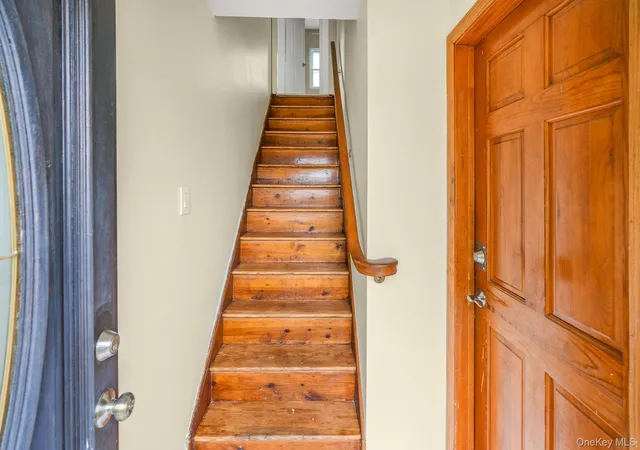 Photo 4 of Single family home for sale at 1565 10th Street, West Babylon, NY 11704 | MLS# 1046732 | Listing updated on 2026-09-18