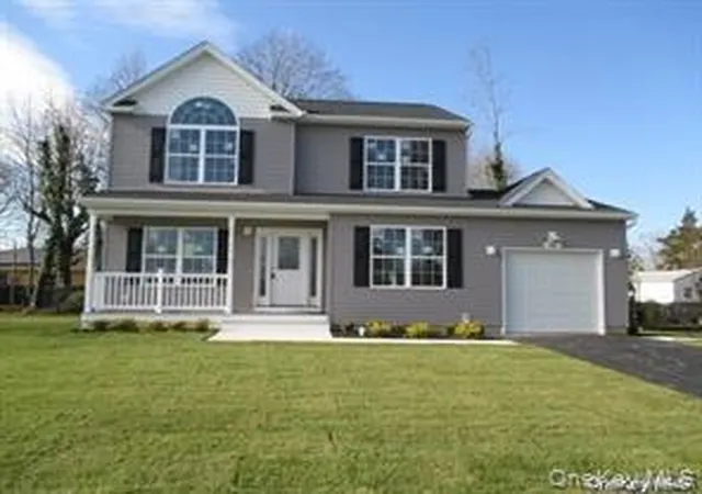 Photo 1 of Single family home for sale at 648 Bayview Ave, Brookhaven, NY 11713 | MLS# 1046738 | Listing updated on 2026-09-04