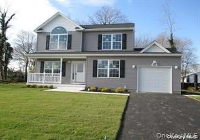 Photo 2 of Single family home for sale at 648 Bayview Ave, Brookhaven, NY 11713 | MLS# 1046738 | Listing updated on 2026-09-04