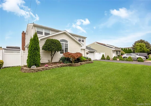 Photo 2 of Single family home for sale at 30 Swan Dr, Oyster Bay, NY 11758 | MLS# 1046753 | Listing updated on 2026-10-04