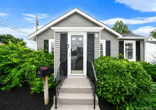 Photo 3 of Single family home for sale at 1077 Central Ave, Hempstead, NY 11550 | MLS# 1046759 | Listing updated on 2026-10-03