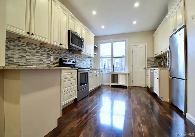 Photo 2 of Multi family home for sale at 168 Russell St, New York, NY 11222 | MLS# 1046760 | Listing updated on 2026-09-04