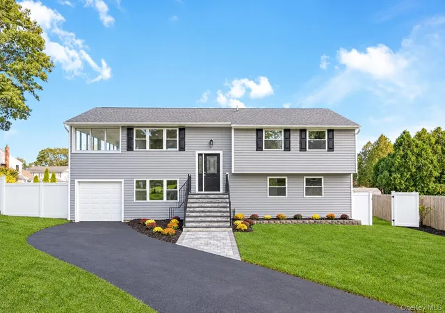 Single family home for sale at 11 Bell Ct, Brookhaven, NY 11779 | MLS# 1046770