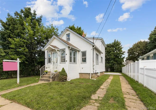 Photo 3 of Single family home for sale at 133 Union St, Hempstead, NY 11520 | MLS# 1046775 | Listing updated on 2026-09-15