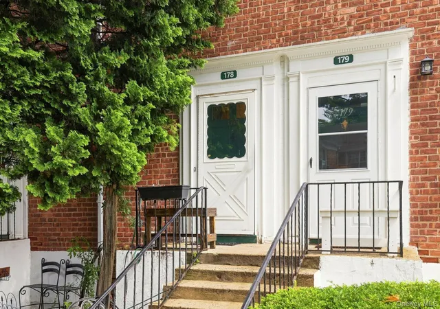 Photo 1 of Condo for sale at 27 Fieldstone Dr #178, Greenburgh, NY 10530 | MLS# 1046779 | Listing updated on 2026-10-11