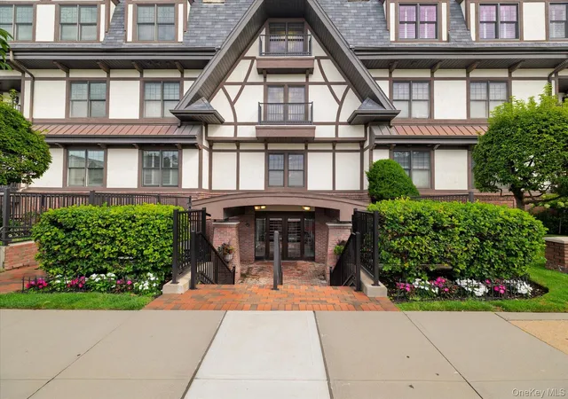 Photo 1 of Condo for sale at 77 Maple Ave #100, Hempstead, NY 11570 | MLS# 1046800 | Listing updated on 2026-09-18