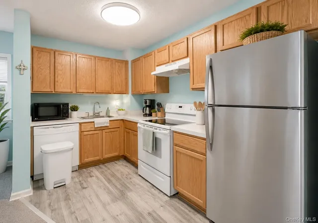 Photo 3 of Condo for sale at 260 Beach 81st St #4E, New York, NY 11693 | MLS# 1046801 | Listing updated on 2026-09-04