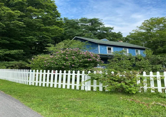 Photo 3 of Single family home for sale at 936 Goshen Turnpike, Wallkill, NY 10919 | MLS# 1046820 | Listing updated on 2026-09-28