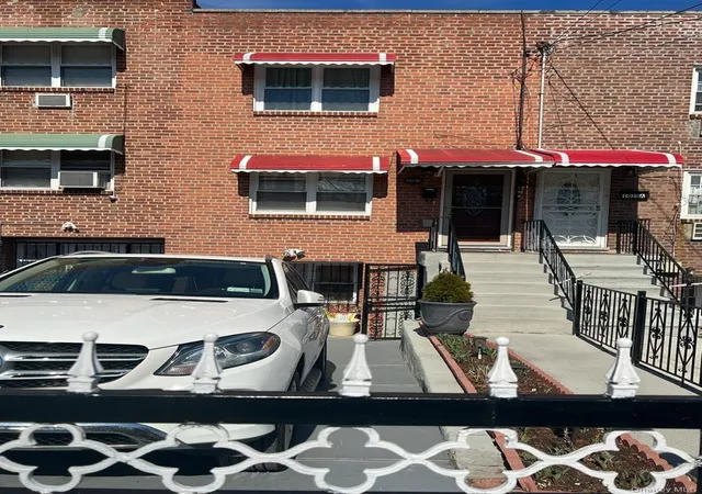 Photo 2 of Single family home for sale at 1023b E 229th Street, New York, NY 10466 | MLS# 1046825 | Listing updated on 2026-09-16
