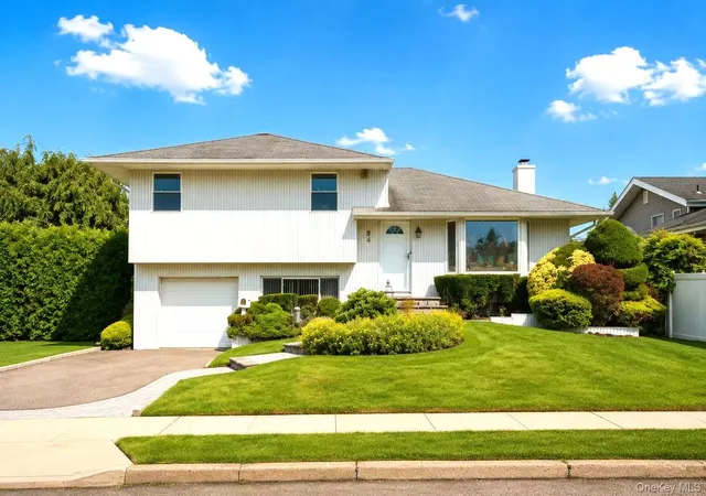 Photo 1 of Single family home for sale at 54 Magnolia Ln, Oyster Bay, NY 11753 | MLS# 1046827 | Listing updated on 2026-09-06