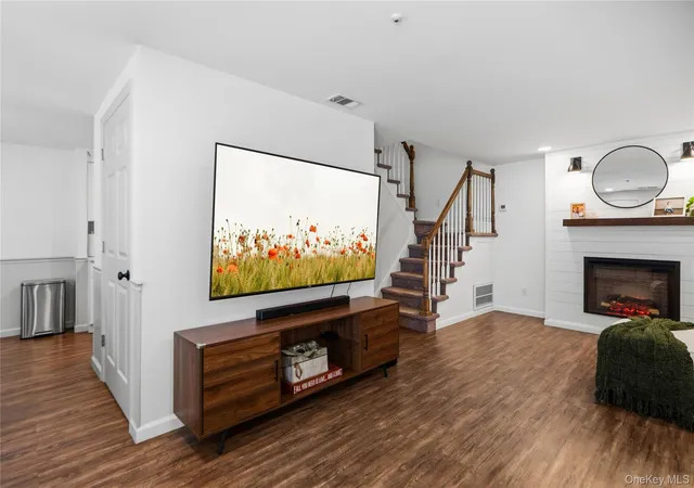Photo 4 of Sale Pending at 305 Birchwood Rd, Brookhaven, NY 11763 | MLS# 1046837 | Listing updated on 2026-09-13