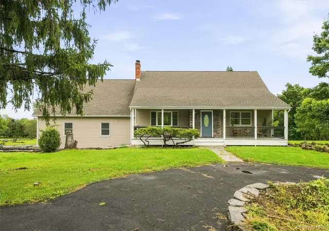 Photo 3 of Single family home for sale at 58 Burnt Corners Rd, Wawayanda, NY 10940 | MLS# 1046838 | Listing updated on 2026-09-06