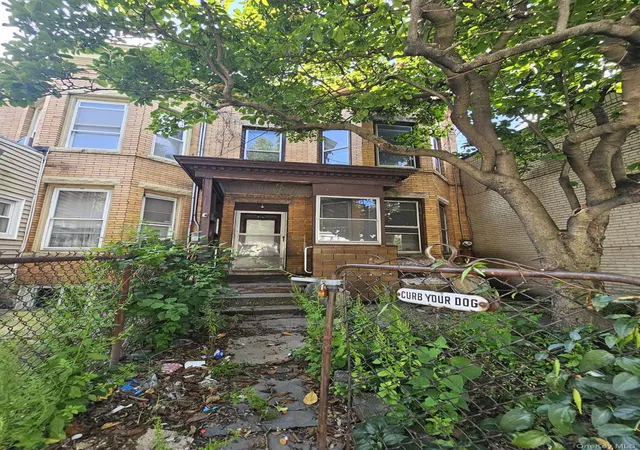 Photo 2 of Single family home for sale at 171 Mclean Ave, Yonkers, NY 10705 | MLS# 1046844 | Listing updated on 2026-09-08