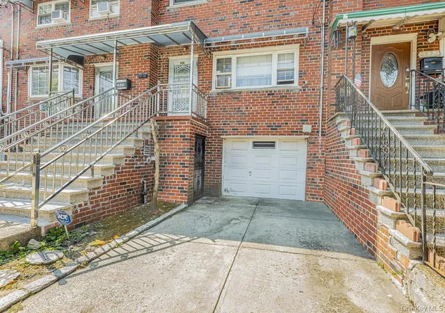 Photo 1 of Single family home for sale at 2951 Kingsland Ave, New York, NY 10469 | MLS# 1046847 | Listing updated on 2026-09-04