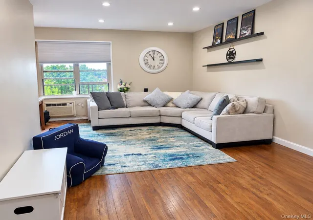 Photo 3 of Sale Pending at 20 Wendell St #19F, Hempstead, NY 11550 | MLS# 1046850 | Listing updated on 2026-10-02