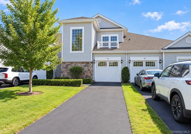 Photo 1 of Condo for sale at 41 Greentree Ct, Brookhaven, NY 11967 | MLS# 1046853 | Listing updated on 2026-09-05