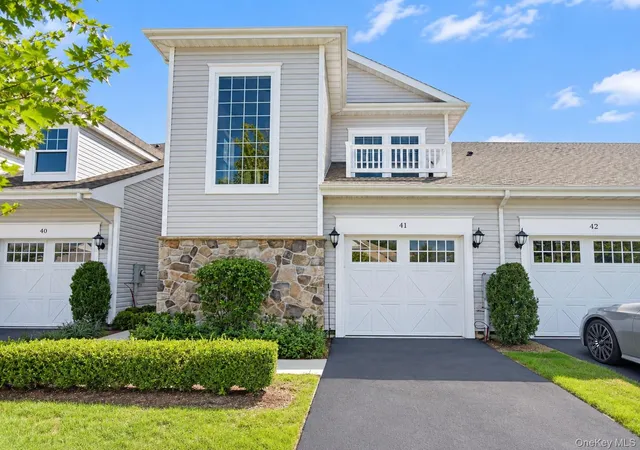 Photo 2 of Condo for sale at 41 Greentree Ct, Brookhaven, NY 11967 | MLS# 1046853 | Listing updated on 2026-09-05