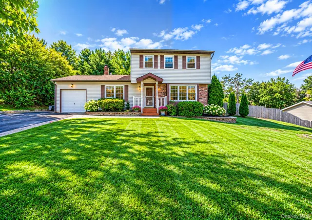 Photo 1 of Sale Pending at 4 Rolling Hills Dr, Brookhaven, NY 11961 | MLS# 1046863 | Listing updated on 2026-09-22