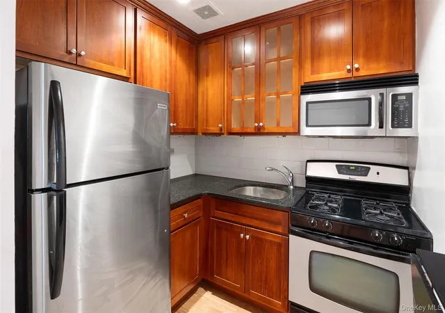 Photo 3 of Condo for sale at 495 E 7th Street #1J, New York, NY 11218 | MLS# 1046875 | Listing updated on 2026-10-07