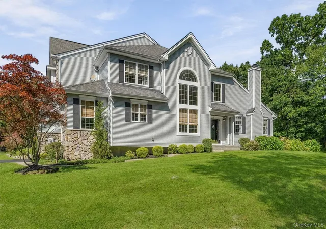 Photo 2 of Single family home for sale at 10 Willow Ct, Tuxedo, NY 10987 | MLS# 1046891 | Listing updated on 2026-10-07