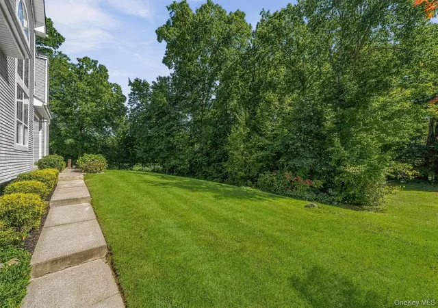 Photo 3 of Single family home for sale at 10 Willow Ct, Tuxedo, NY 10987 | MLS# 1046891 | Listing updated on 2026-10-07