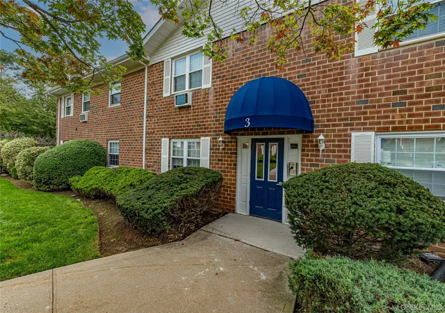 Photo 2 of Condo for sale at 460 Old Town Rd #3-O, Brookhaven, NY 11776 | MLS# 1046898 | Listing updated on 2026-10-03