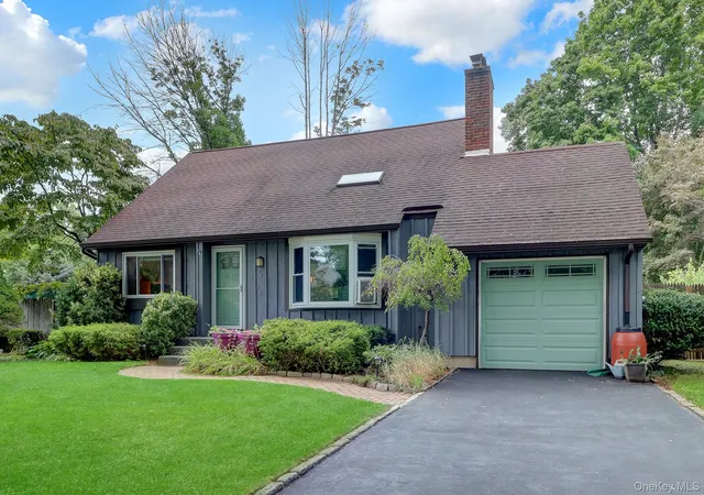 Photo 1 of Sale Pending at 5 Madsen Ln, Huntington, NY 11731 | MLS# 1046901 | Listing updated on 2026-09-23