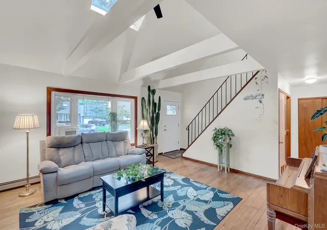 Photo 3 of Sale Pending at 5 Madsen Ln, Huntington, NY 11731 | MLS# 1046901 | Listing updated on 2026-09-23