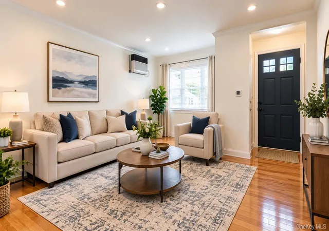 Photo 2 of Single family home for sale at 529 7th Avenue, North Hempstead, NY 11040 | MLS# 1046926 | Listing updated on 2026-09-27