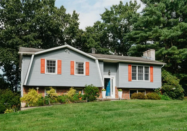 Photo 2 of Single family home for sale at 7 Tina Dr, Lloyd, NY 12528 | MLS# 1046947 | Listing updated on 2026-09-24